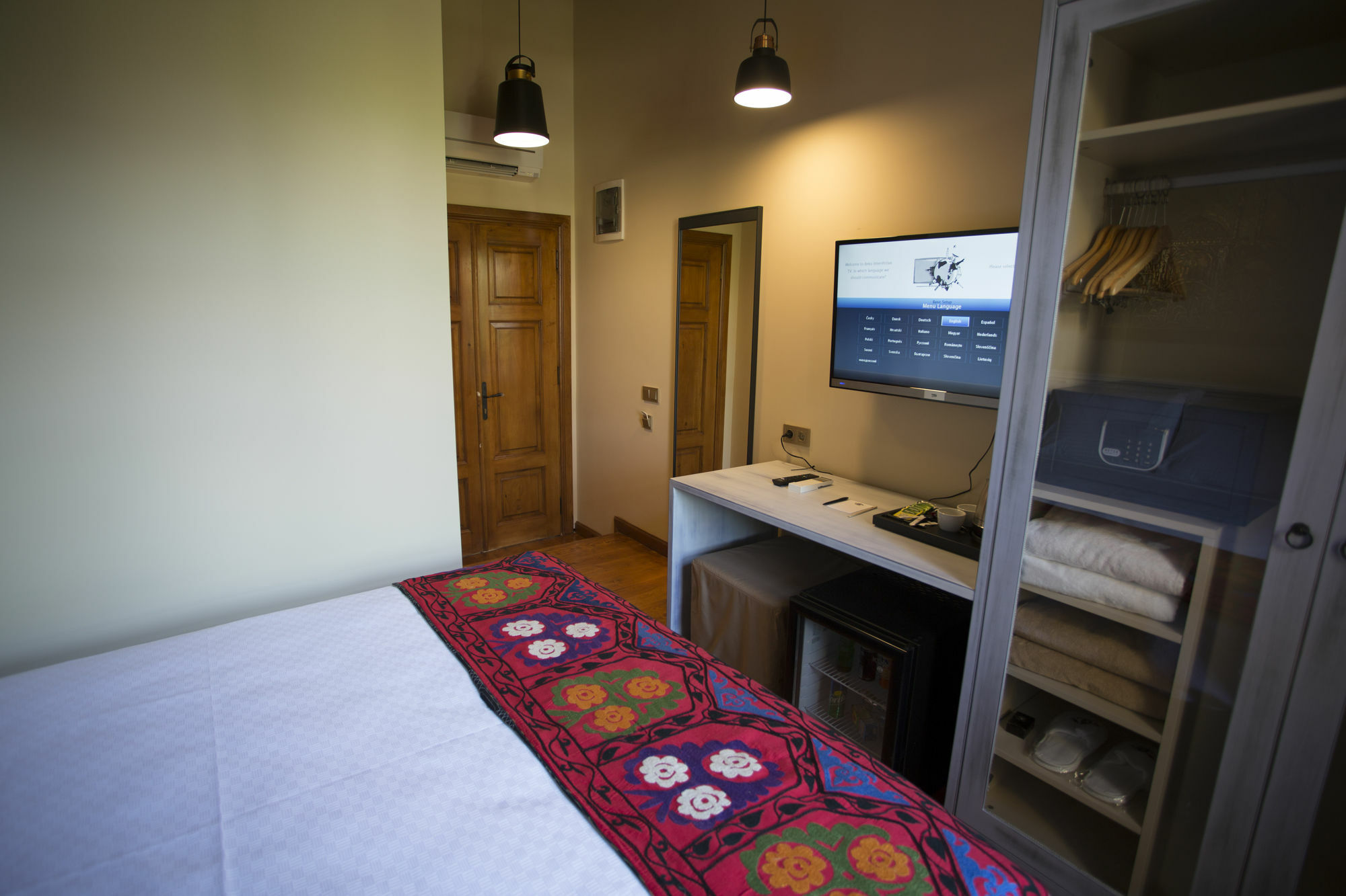 Otel Char Me